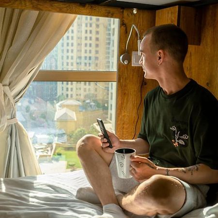 Lunar Hostel Plus Dubaï Extérieur photo