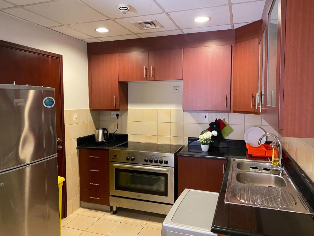 Lunar Hostel Plus Dubaï Extérieur photo