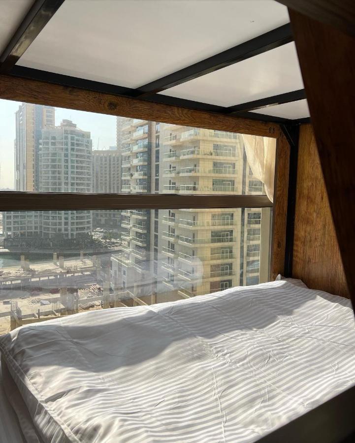 Lunar Hostel Plus Dubaï Extérieur photo