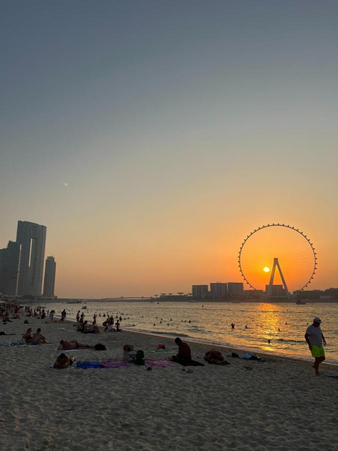 Lunar Hostel Plus Dubaï Extérieur photo