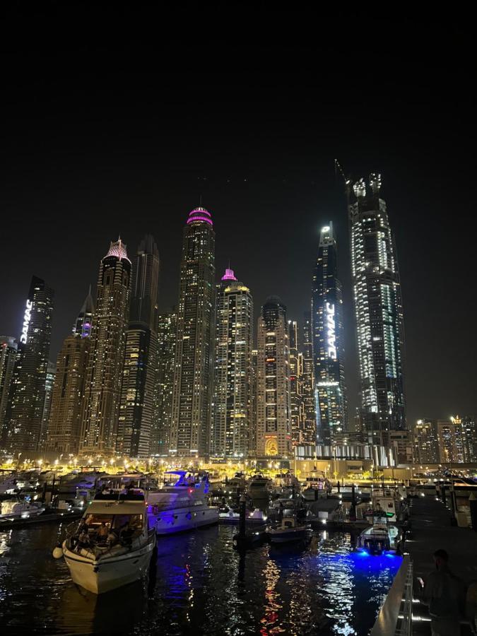 Lunar Hostel Plus Dubaï Extérieur photo