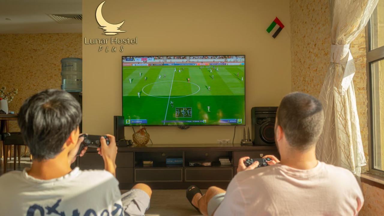 Lunar Hostel Plus Dubaï Extérieur photo