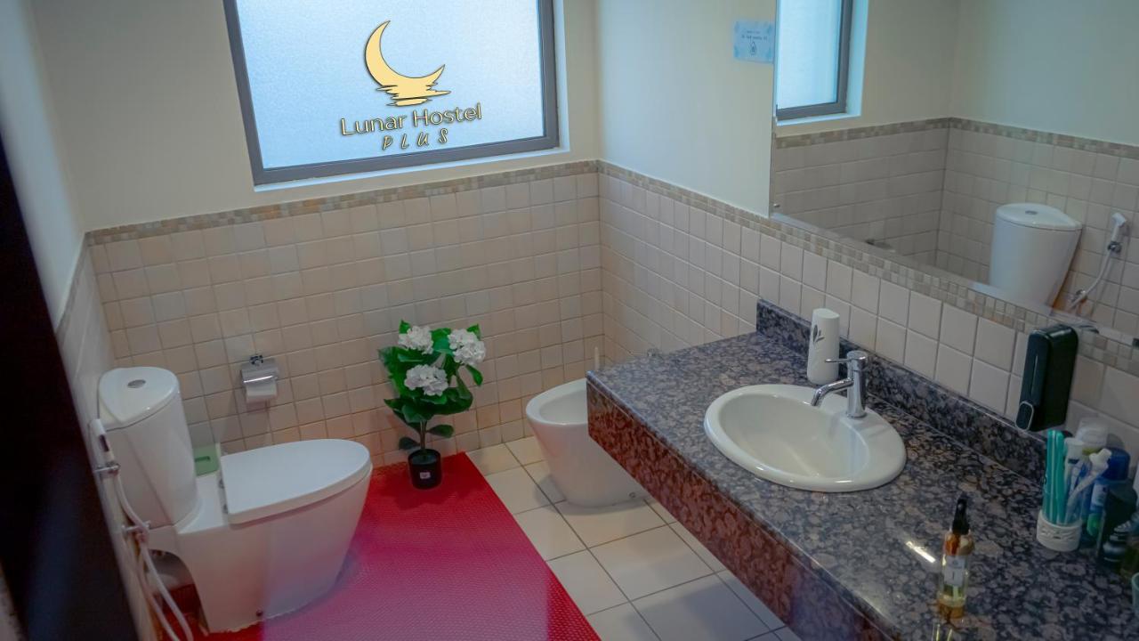Lunar Hostel Plus Dubaï Extérieur photo