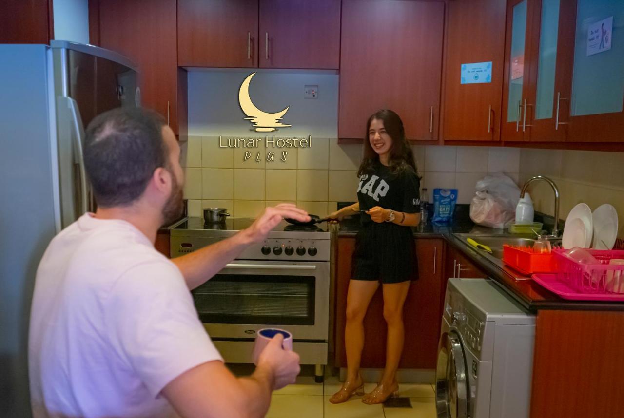 Lunar Hostel Plus Dubaï Extérieur photo