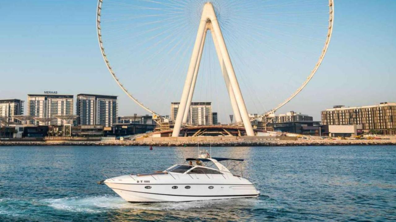 Lunar Hostel Plus Dubaï Extérieur photo