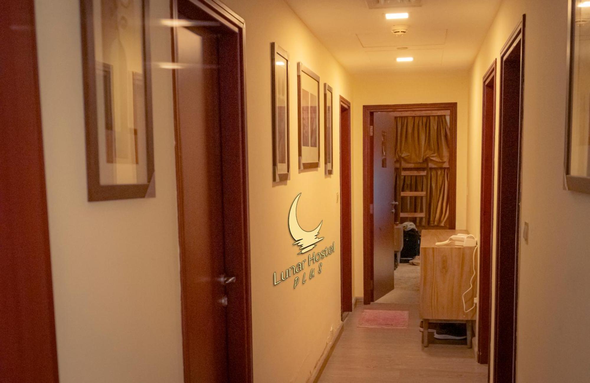 Lunar Hostel Plus Dubaï Extérieur photo