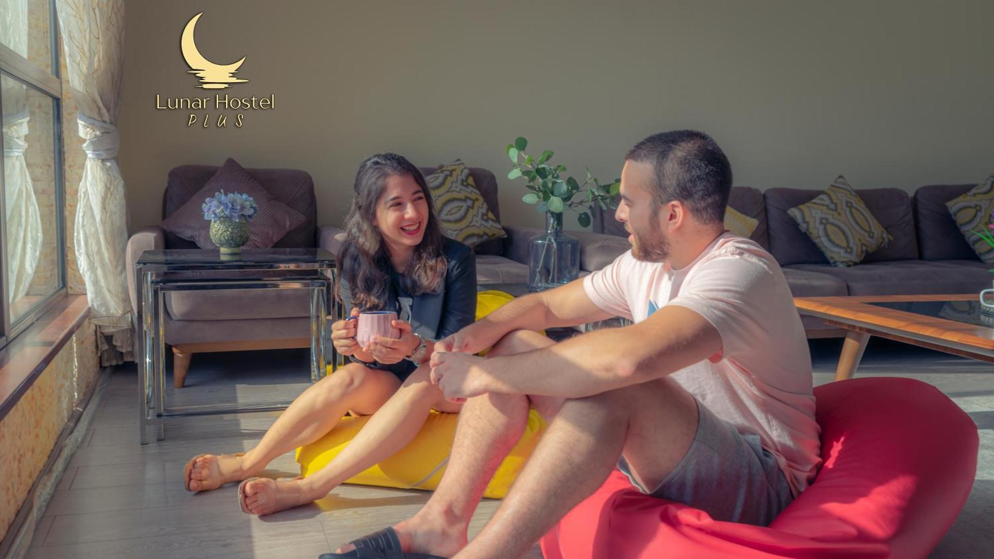 Lunar Hostel Plus Dubaï Extérieur photo