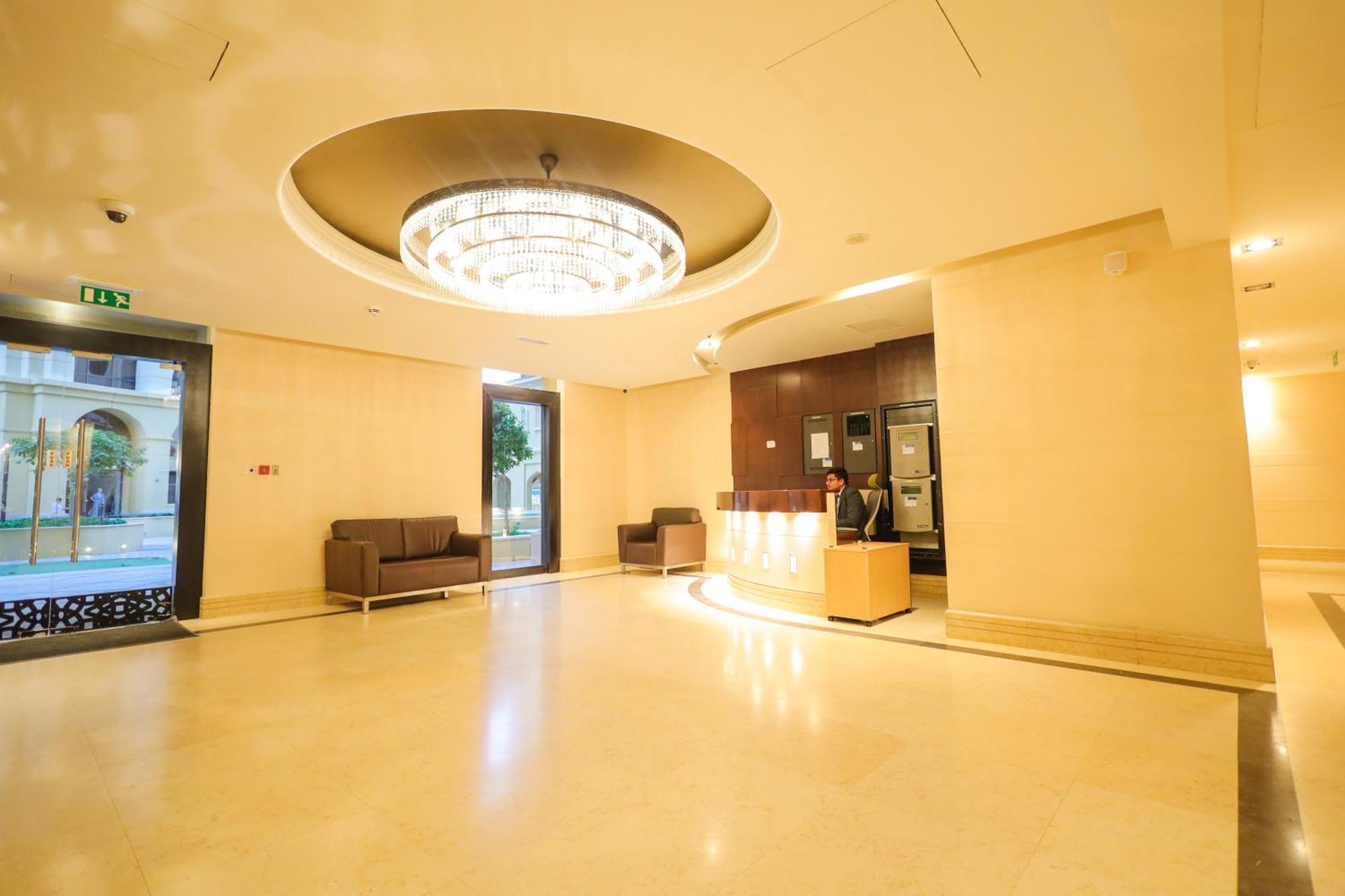 Lunar Hostel Plus Dubaï Extérieur photo