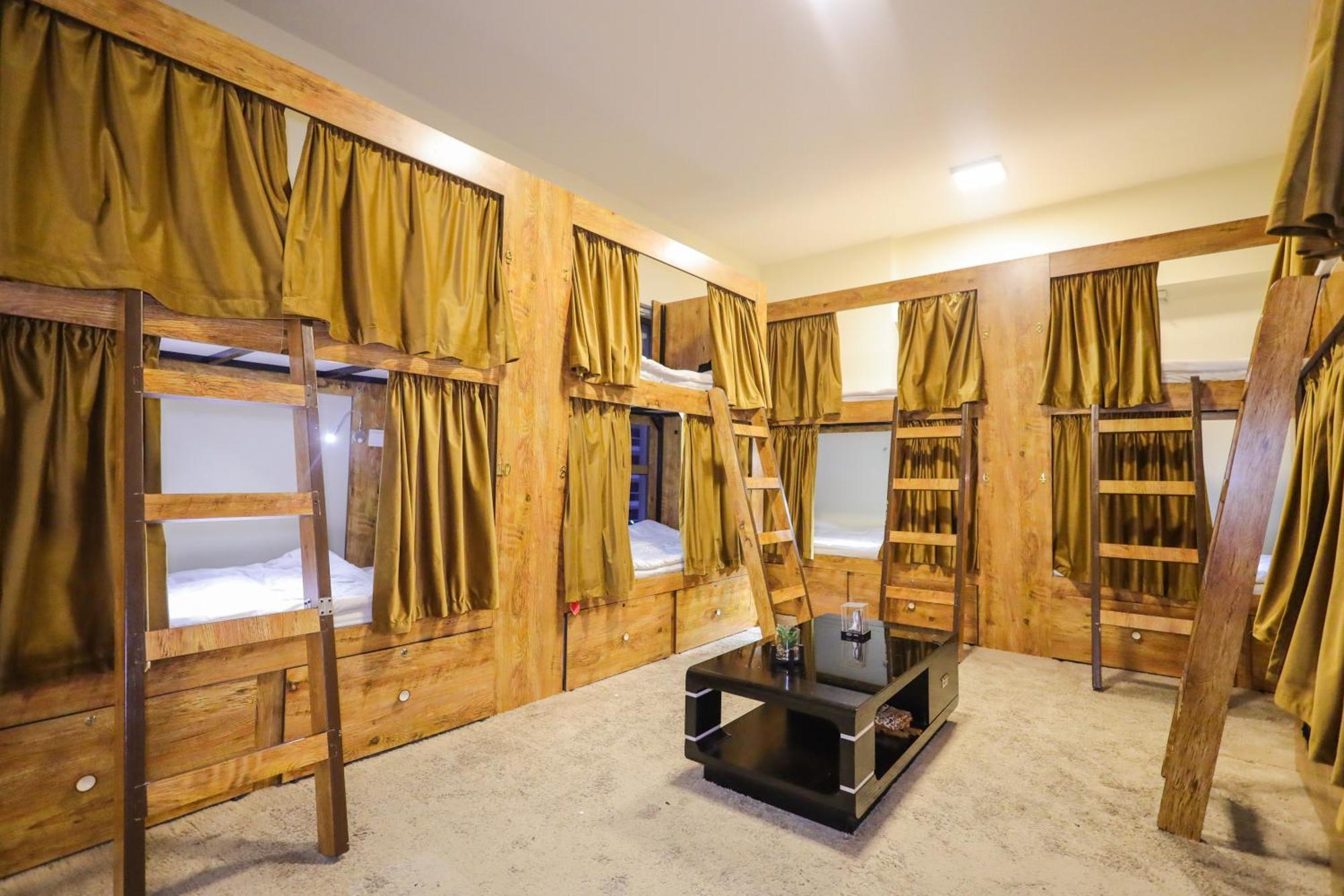 Lunar Hostel Plus Dubaï Extérieur photo